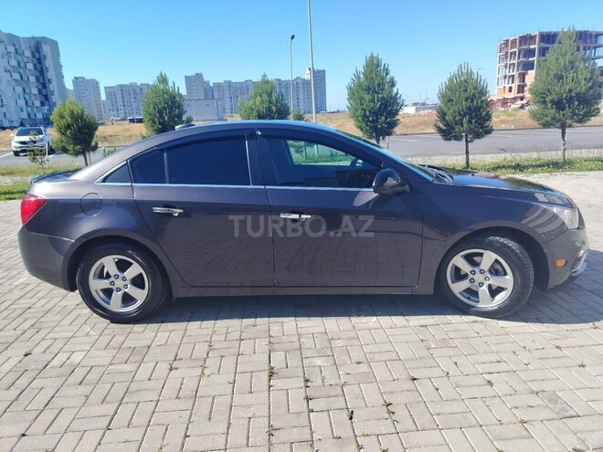 Chevrolet Cruze-12