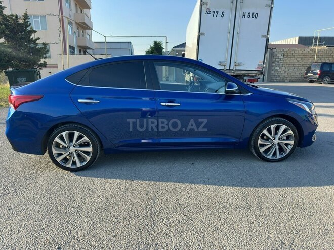 Hyundai Accent-4