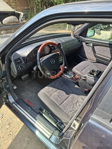 Mercedes C 180-5
