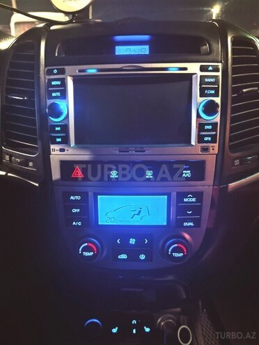 Hyundai Santa Fe-15
