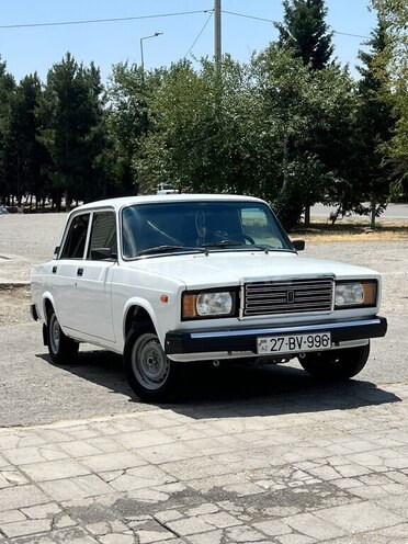 LADA (VAZ) 2107-1
