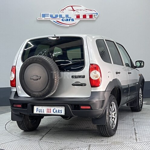 Chevrolet Niva-7