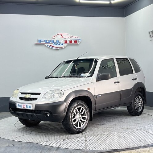 Chevrolet Niva-4