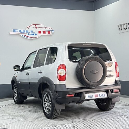 Chevrolet Niva-5