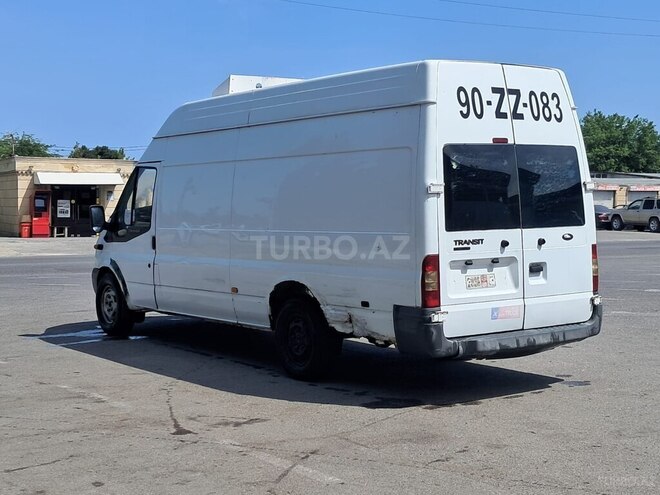Ford Transit-4