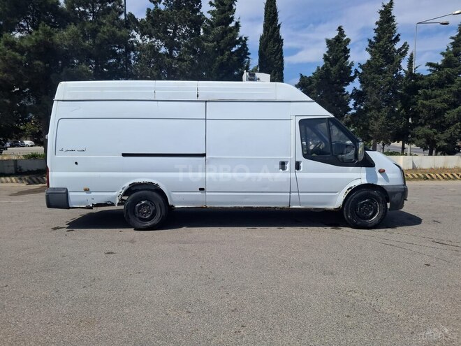 Ford Transit-9