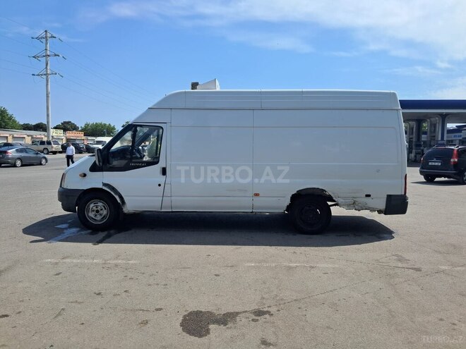 Ford Transit-8