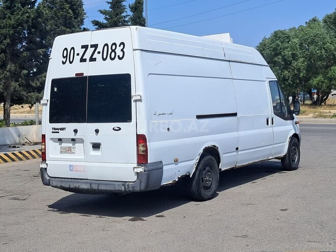Ford Transit-6