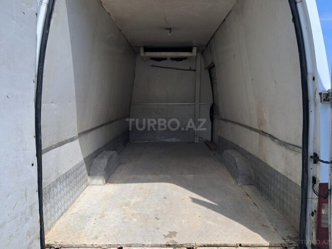 Ford Transit-7