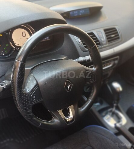 Renault Megane-11
