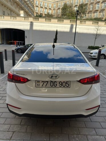 Hyundai Accent-2