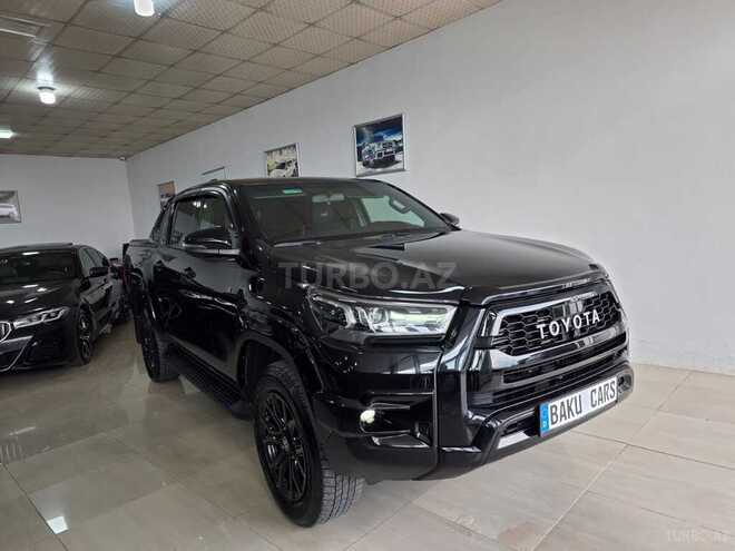 Toyota Hilux-1