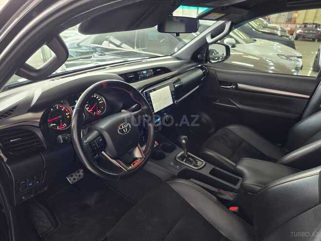Toyota Hilux-21