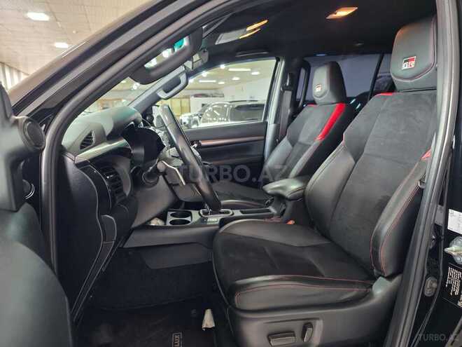 Toyota Hilux-24