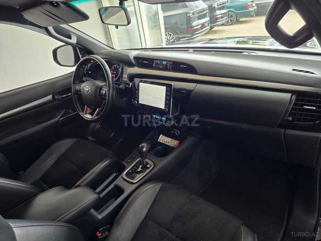 Toyota Hilux-19