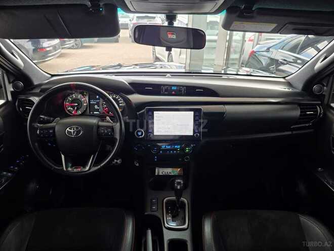 Toyota Hilux-18