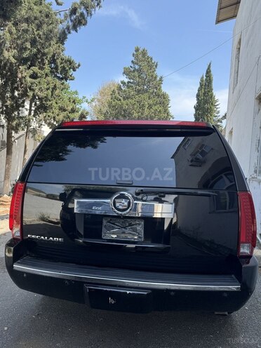 Cadillac Escalade-3