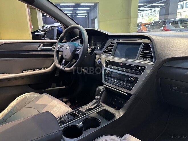 Hyundai Sonata-10