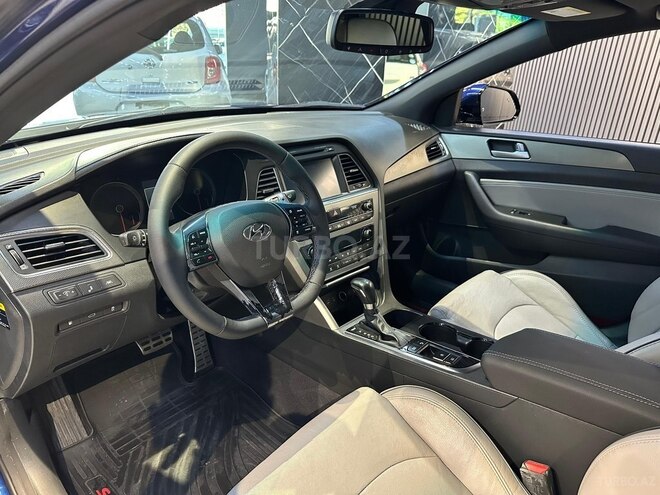 Hyundai Sonata-11