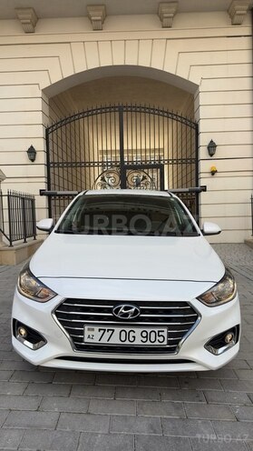 Hyundai Accent-11
