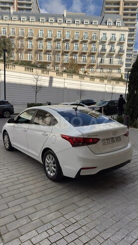 Hyundai Accent-13