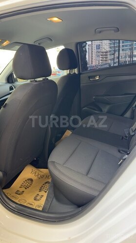 Hyundai Accent-18