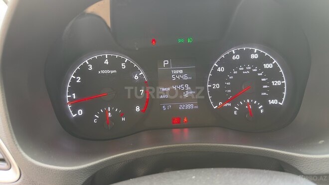 Hyundai Accent-17