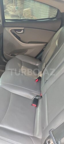 Hyundai Elantra-5
