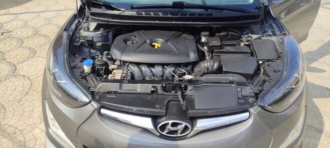Hyundai Elantra-10