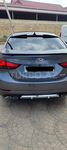 Hyundai Elantra-3