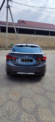 Hyundai Elantra-7