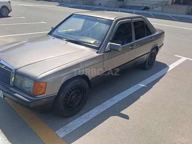Mercedes 190-4