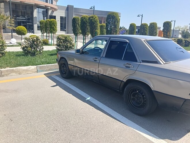 Mercedes 190-7