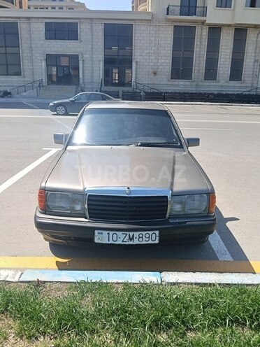 Mercedes 190-1