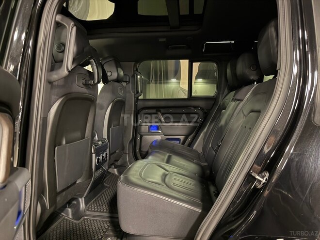 Land Rover Defender-9