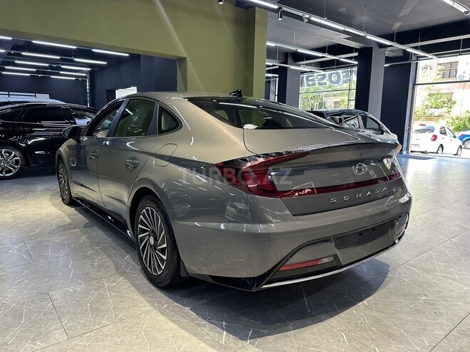 Hyundai Sonata-2