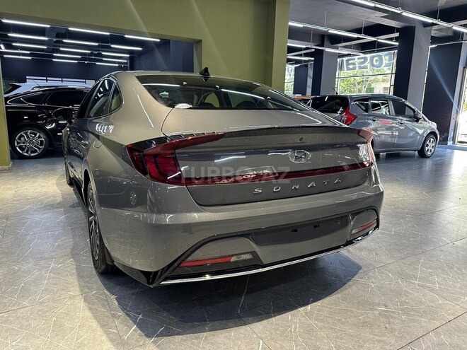 Hyundai Sonata-14