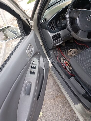 Nissan Sunny-9