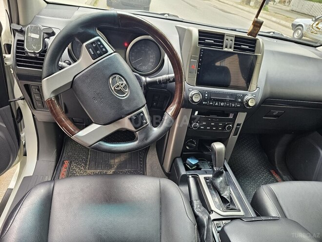Toyota Land Cruiser Prado-8