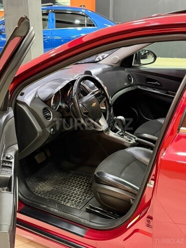 Chevrolet Cruze-12