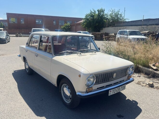LADA (VAZ) 21011-1