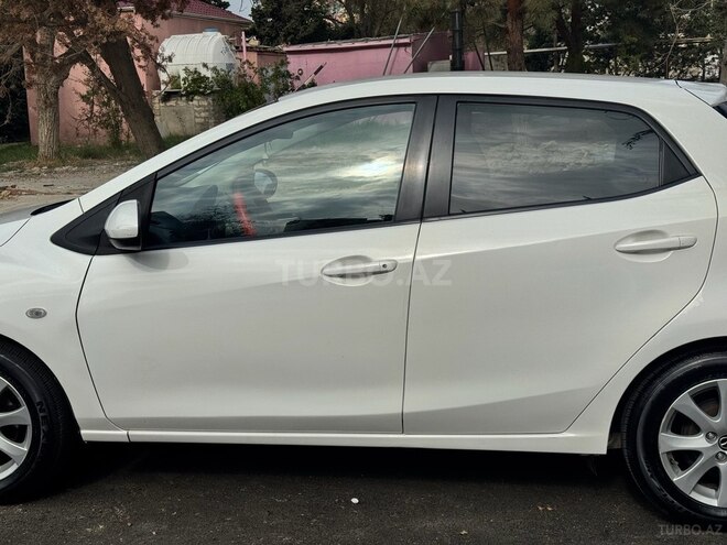 Mazda 2-2