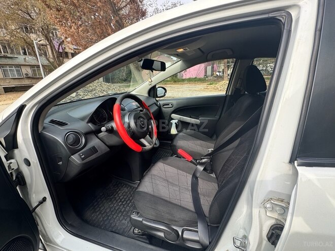 Mazda 2-4