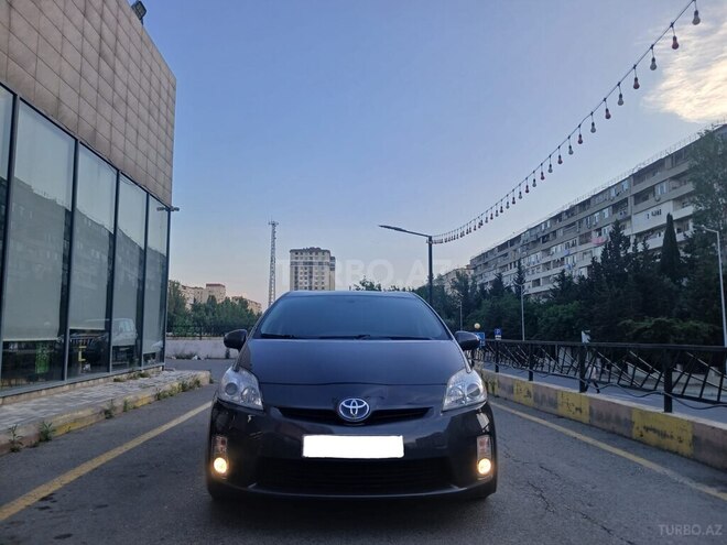 Toyota Prius-4