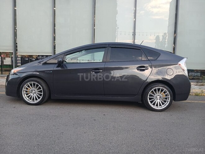 Toyota Prius-6