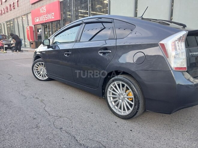 Toyota Prius-7