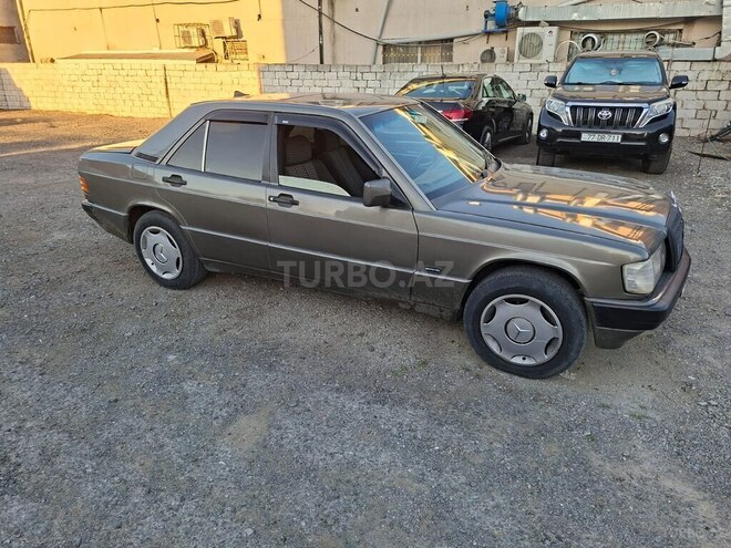 Mercedes 190-4