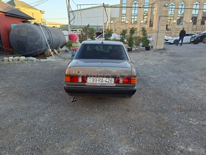 Mercedes 190-2