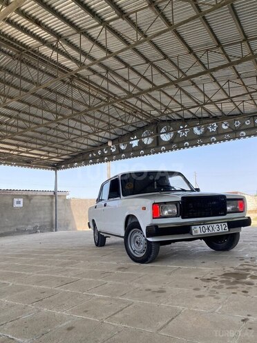 LADA (VAZ) 2107-1