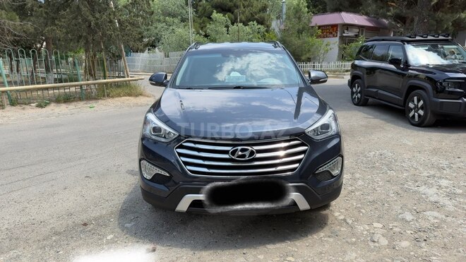Hyundai Grand Santa Fe-1